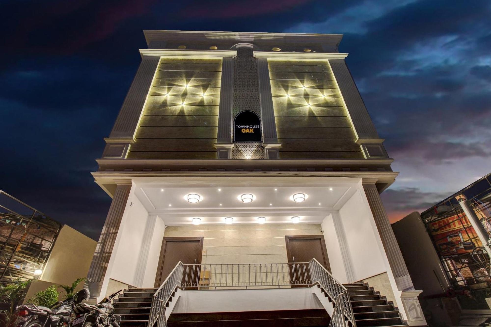 فندق Super Townhouse Oak Aurelia Grand لاكناو المظهر الخارجي الصورة