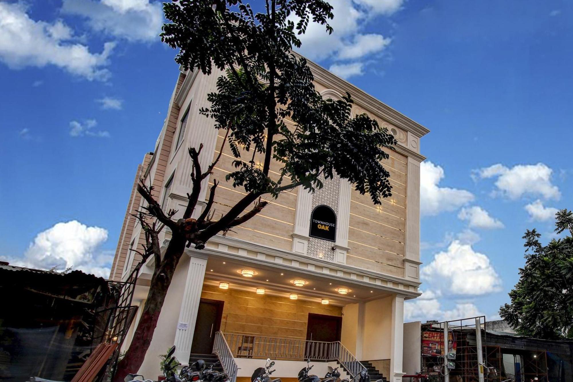 فندق Super Townhouse Oak Aurelia Grand لاكناو المظهر الخارجي الصورة