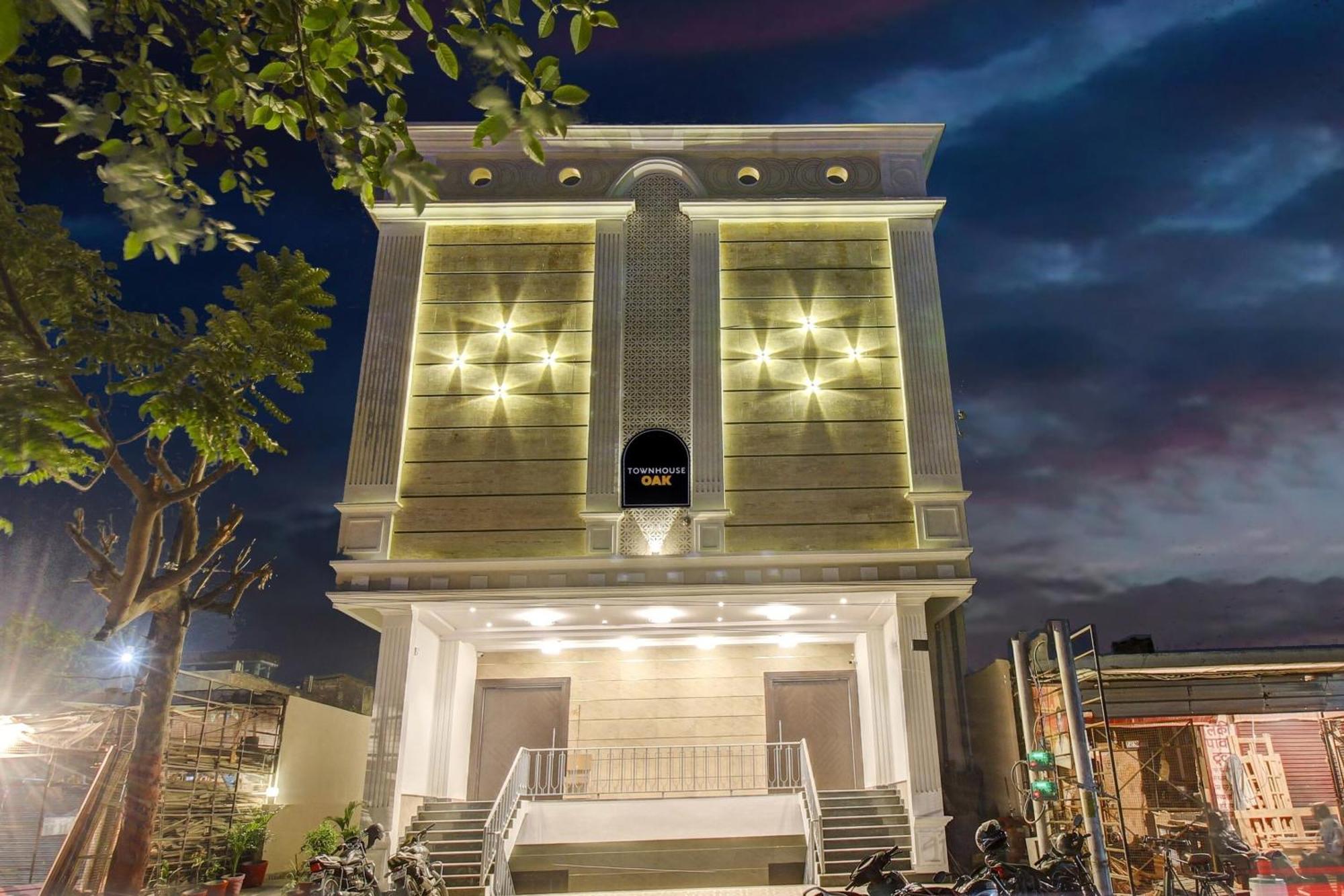 فندق Super Townhouse Oak Aurelia Grand لاكناو المظهر الخارجي الصورة